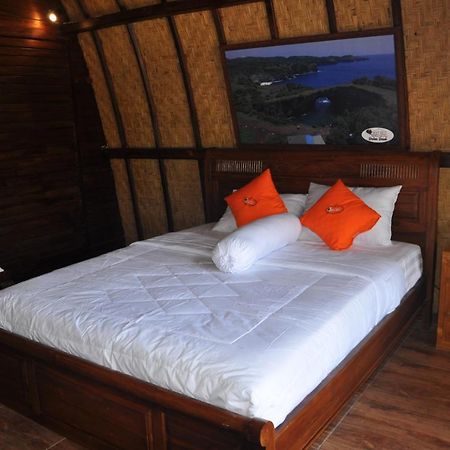 Holy Hills Bungalow Nusa Penida Batumadeg Exterior photo